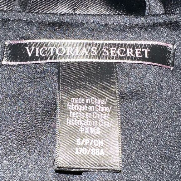 Victoria’s Secret Black Velvet Floral Satin Floor Length Women’s Robe Sz Small - Picture 12 of 12